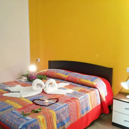 Апартаменты Locazione Turistica Azalee-4 *
