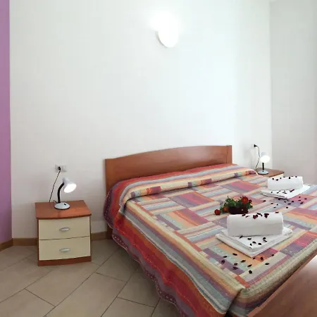 Locazione Turistica Azalee-4 Апартаменты Веркана